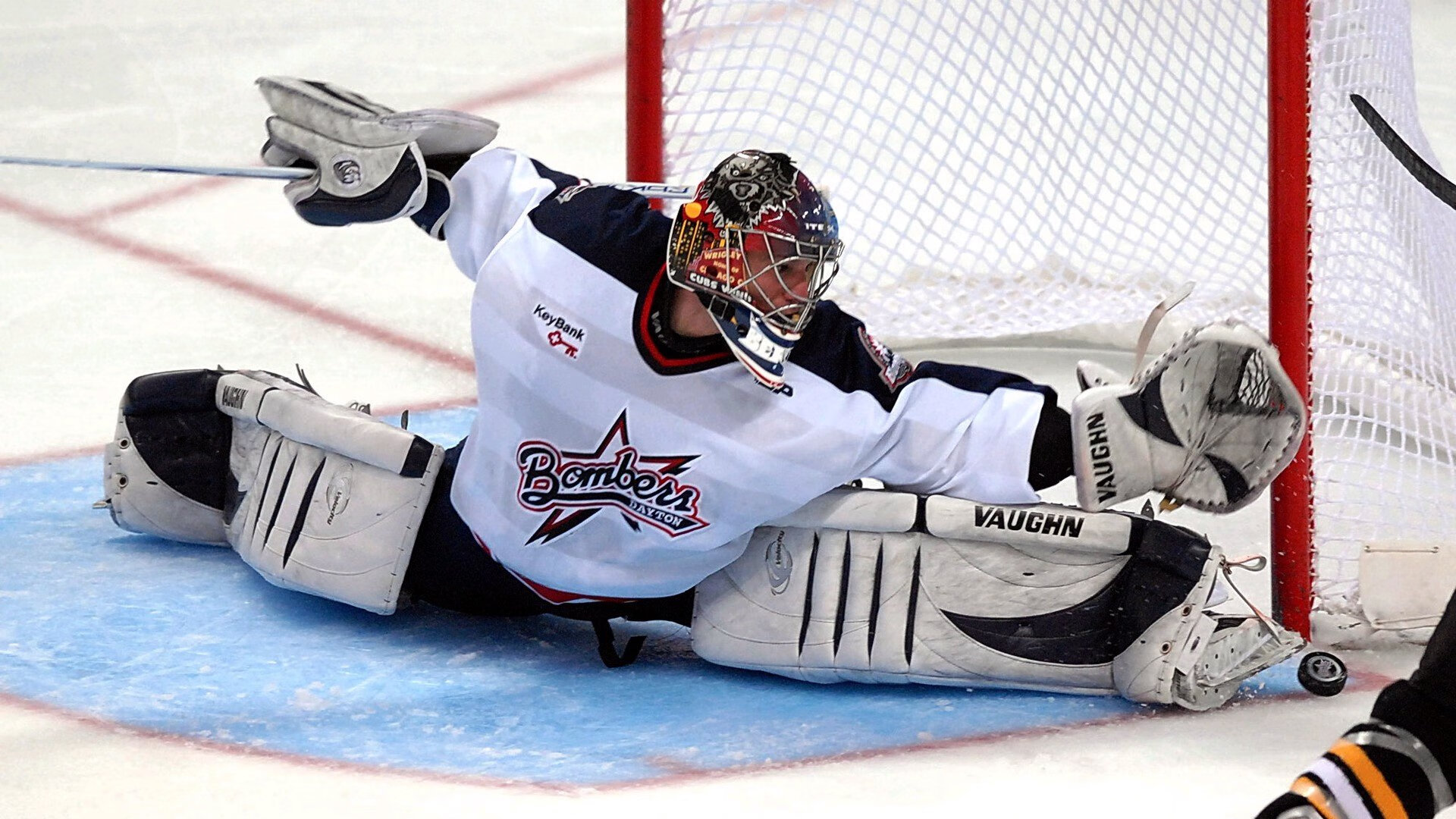 全国游泳冬季锦标赛女子4×200米自由泳接力 浙江队领先半泳道封王